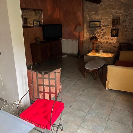 La Maison Sur La Place Aigues-Mortes Eksteriør bilde