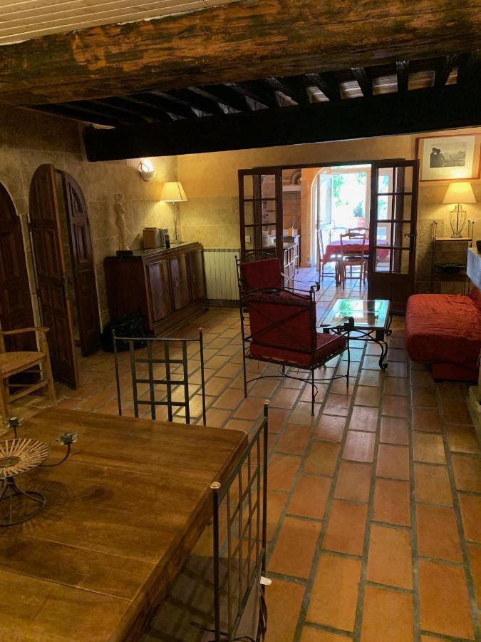 La Maison Sur La Place Aigues-Mortes Eksteriør bilde
