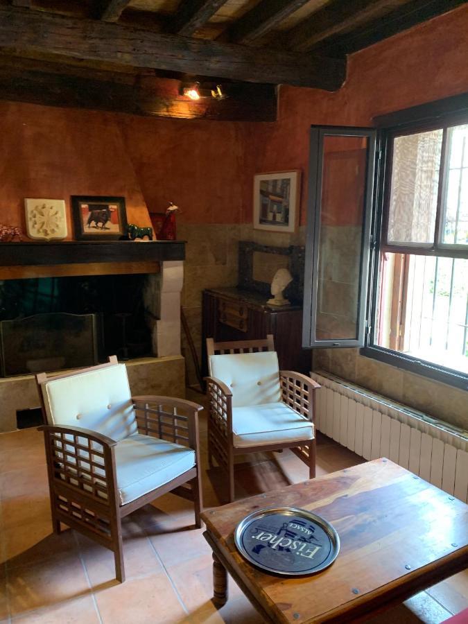 La Maison Sur La Place Aigues-Mortes Eksteriør bilde