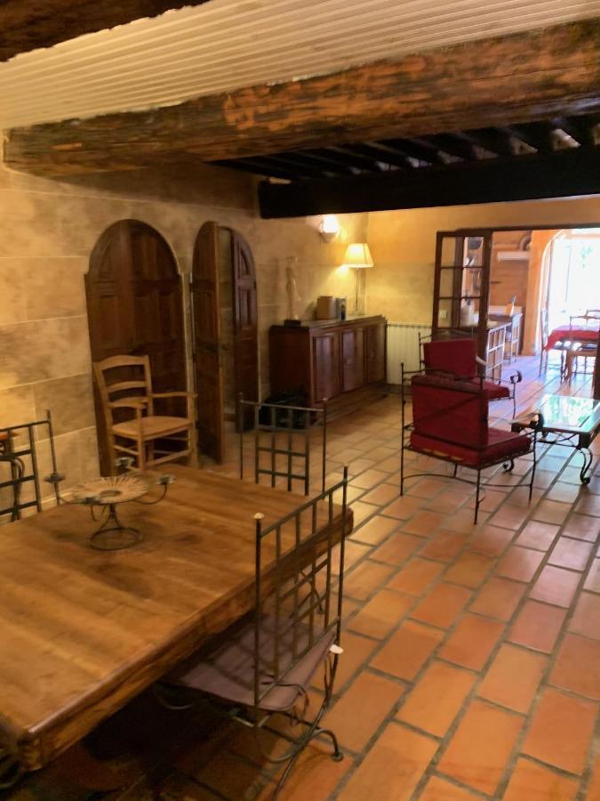 La Maison Sur La Place Aigues-Mortes Eksteriør bilde