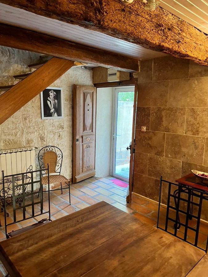 La Maison Sur La Place Aigues-Mortes Eksteriør bilde