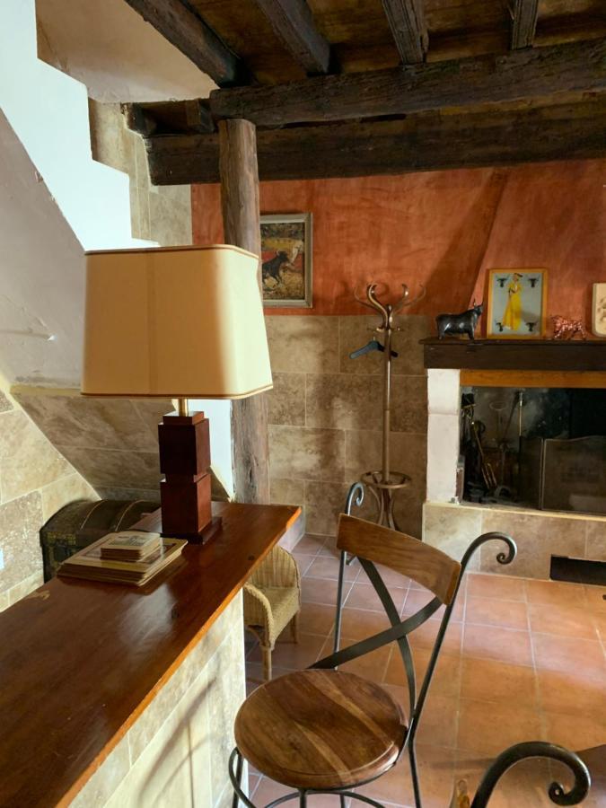La Maison Sur La Place Aigues-Mortes Eksteriør bilde